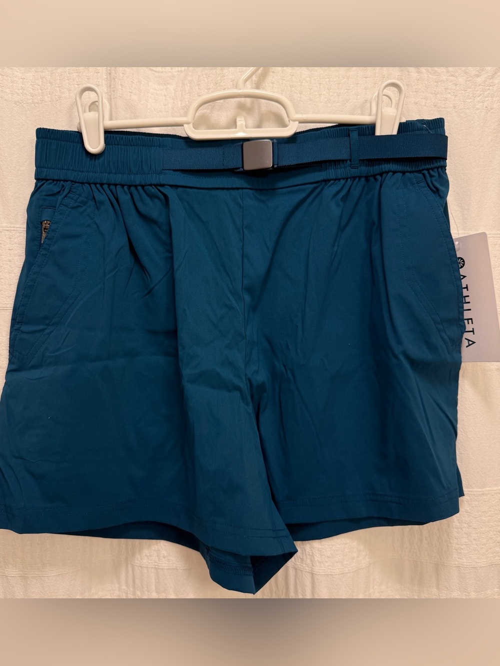 NWT Athleta Highland Utility Short Teal Womens Small Belted Performance Hiking